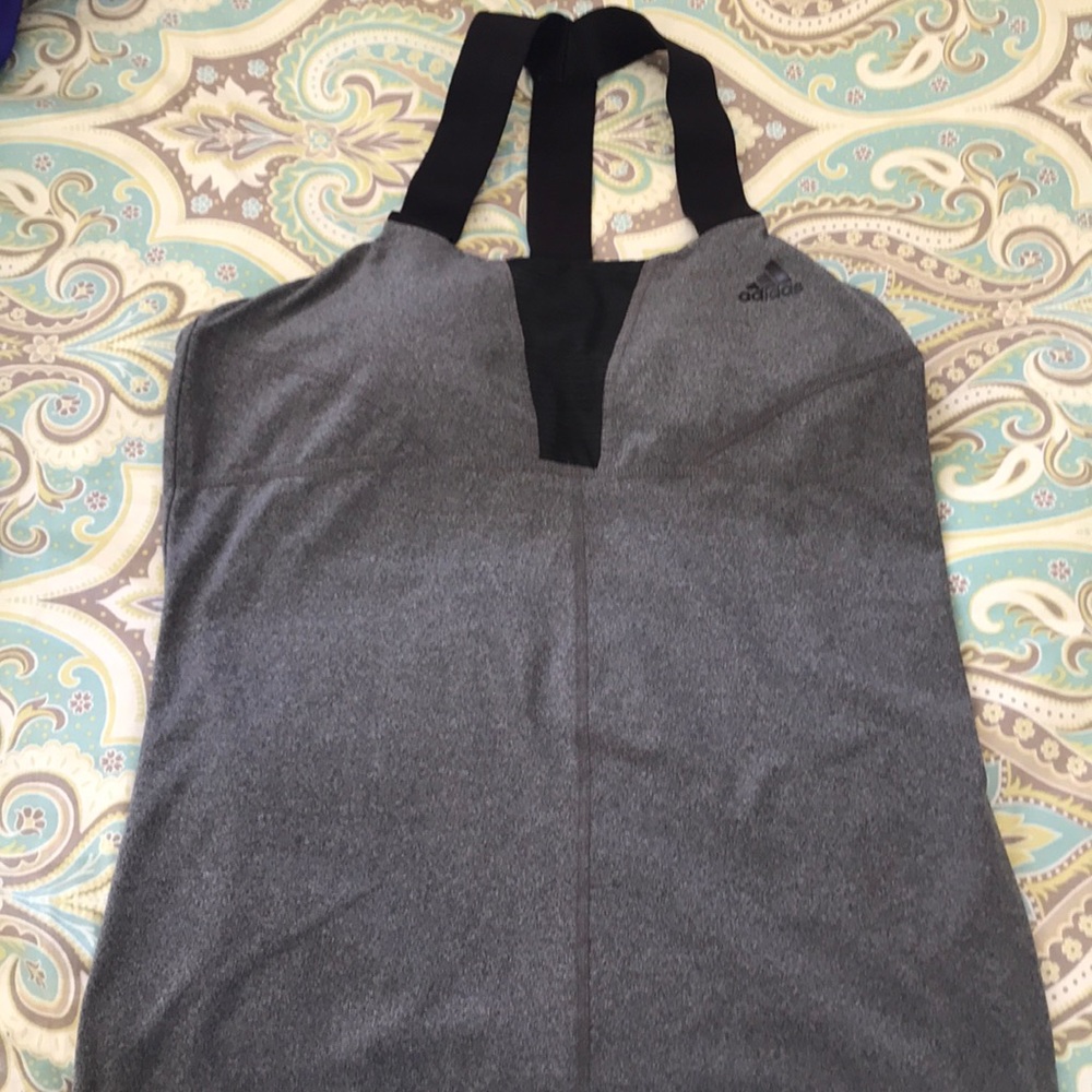 Women’s gray tank w built in lined sports bra.